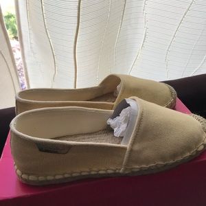 Espadrille flats